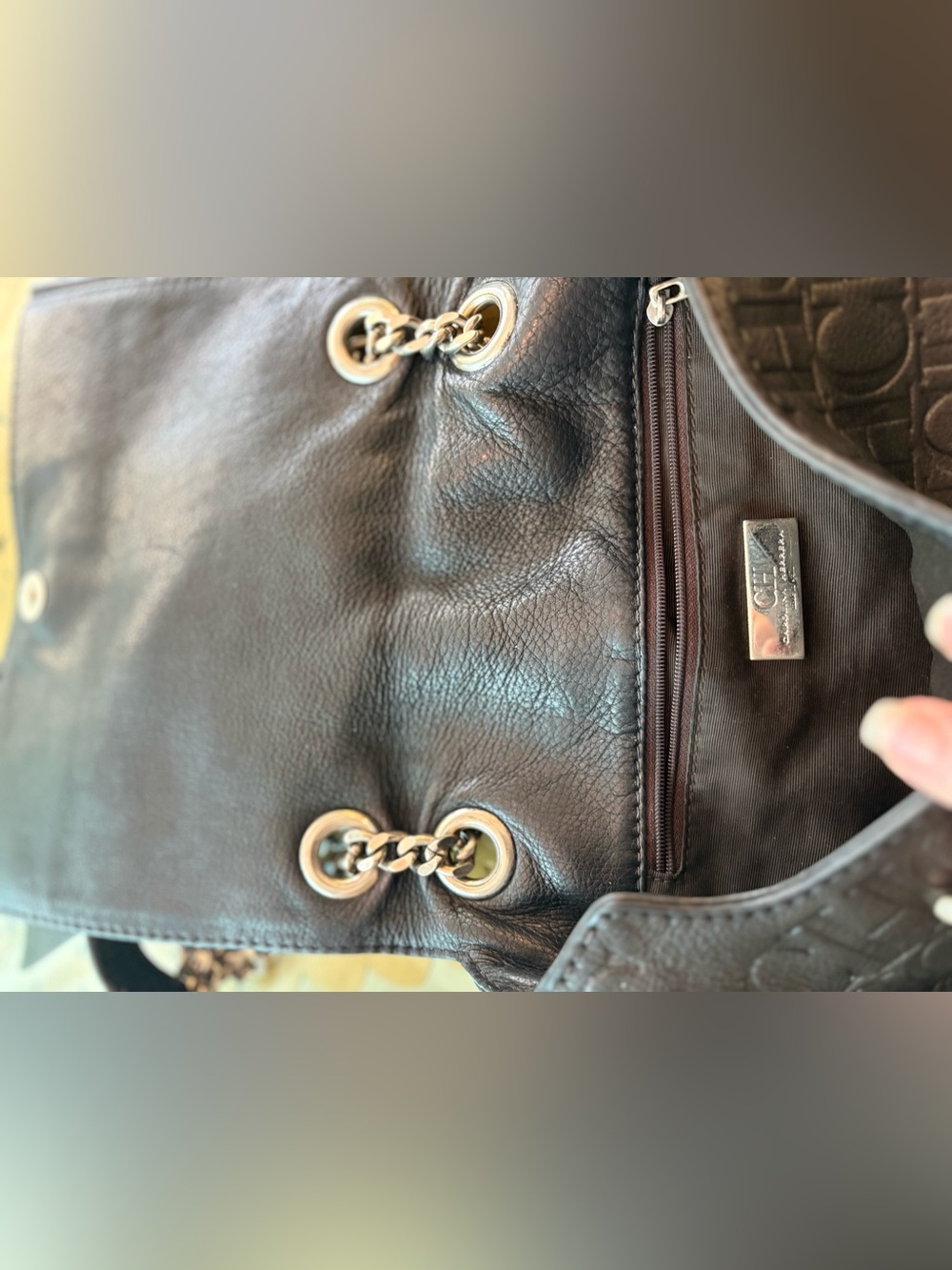 CAROLINA HERRERA Black Audrey Logo Embossed Shoulder Bag! BOW ACCENT. Silver HW - Picture 7 of 13